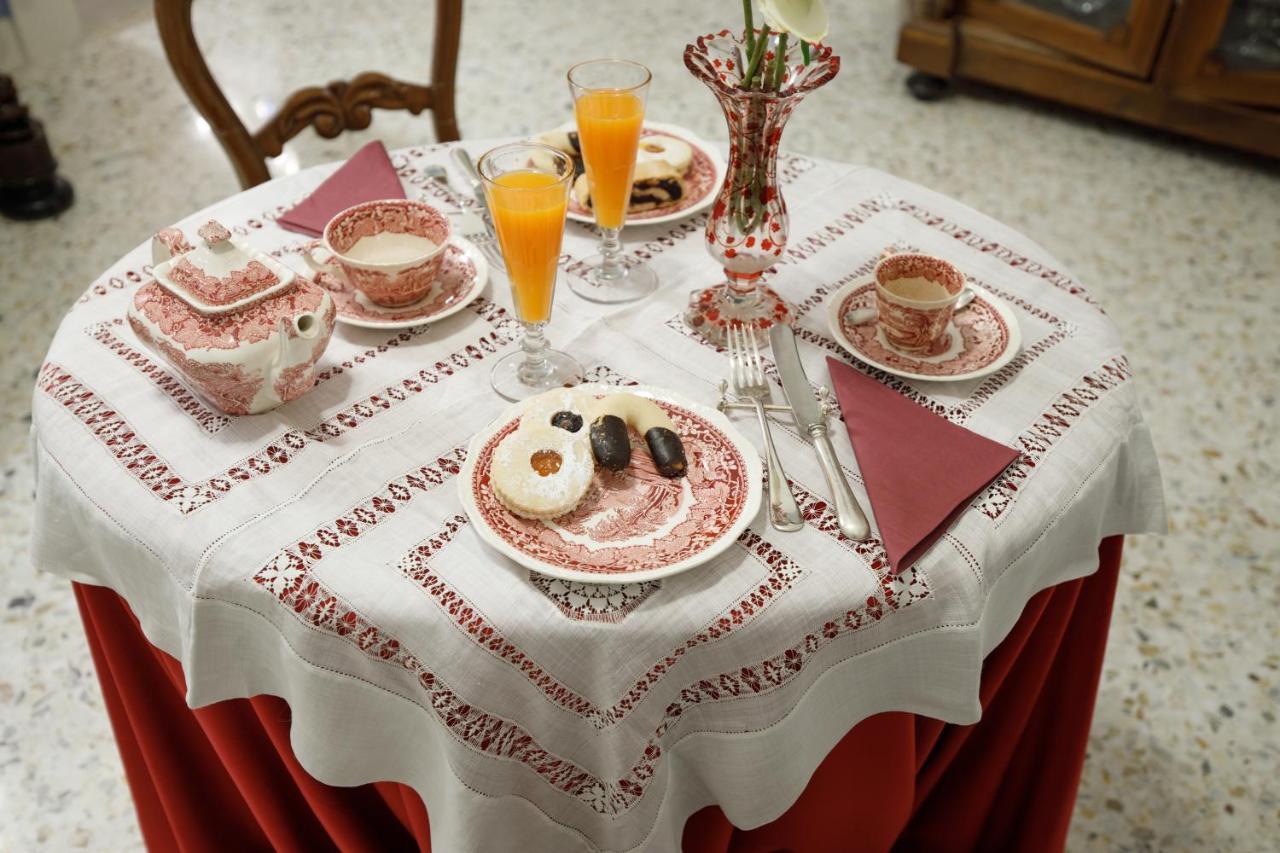 Bed and Breakfast Palazzo Introna Мола-ди-Бари Экстерьер фото