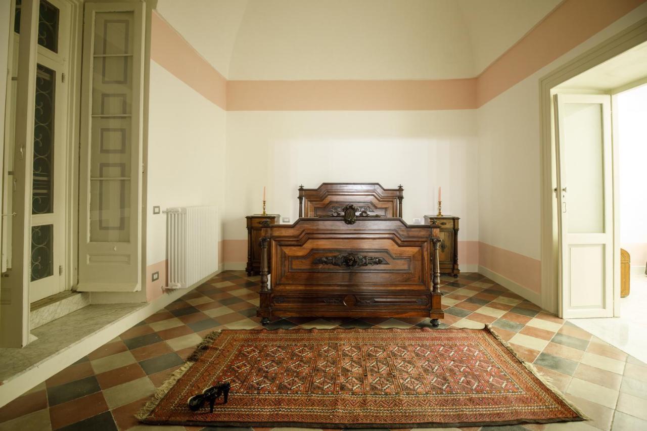 Bed and Breakfast Palazzo Introna Мола-ди-Бари Экстерьер фото