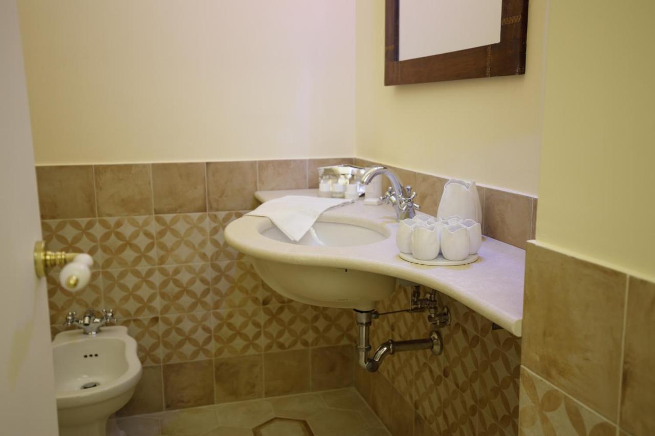 Bed and Breakfast Palazzo Introna Мола-ди-Бари Экстерьер фото