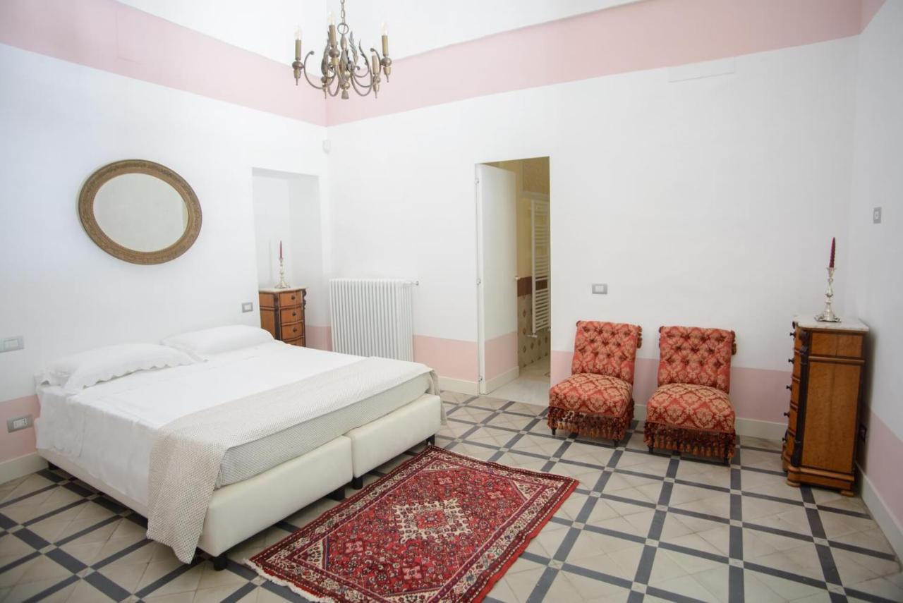 Bed and Breakfast Palazzo Introna Мола-ди-Бари Экстерьер фото