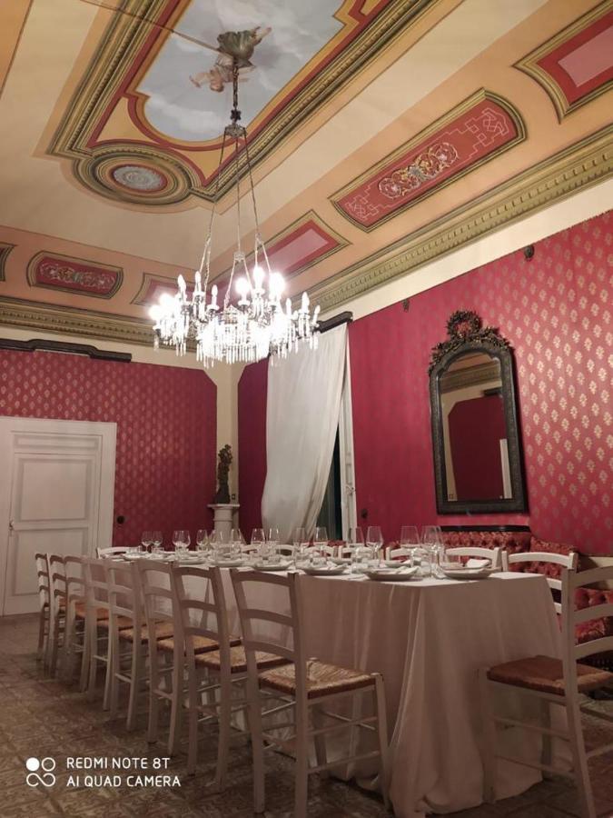 Bed and Breakfast Palazzo Introna Мола-ди-Бари Экстерьер фото
